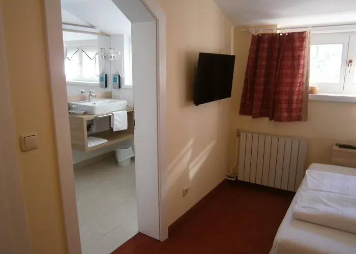 ホテル Lust Und Laune Am Woerthersee 4*